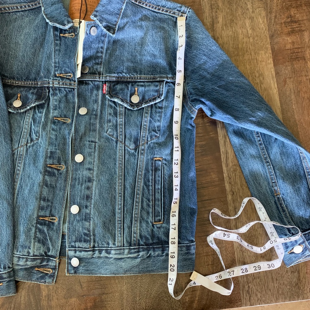 Levi’s Ex-Boyfriend Trucker Jacket - Picture 8 of 8